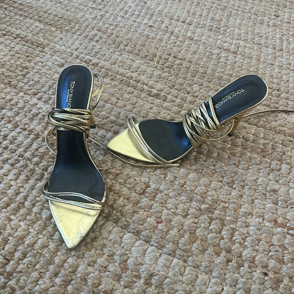 TONY BIANCO MILLIE GOLD FOIL HEELS SIZE 8 - Picture 7 of 11